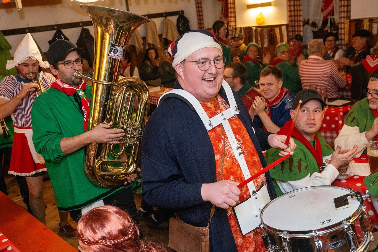 Närrische Musiker in Aktion